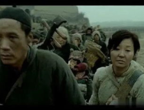 极品一家的逃荒路,逆境求生，逃荒路上的温情与坚韧